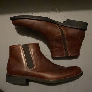 Men’s dress boots. Size 10.